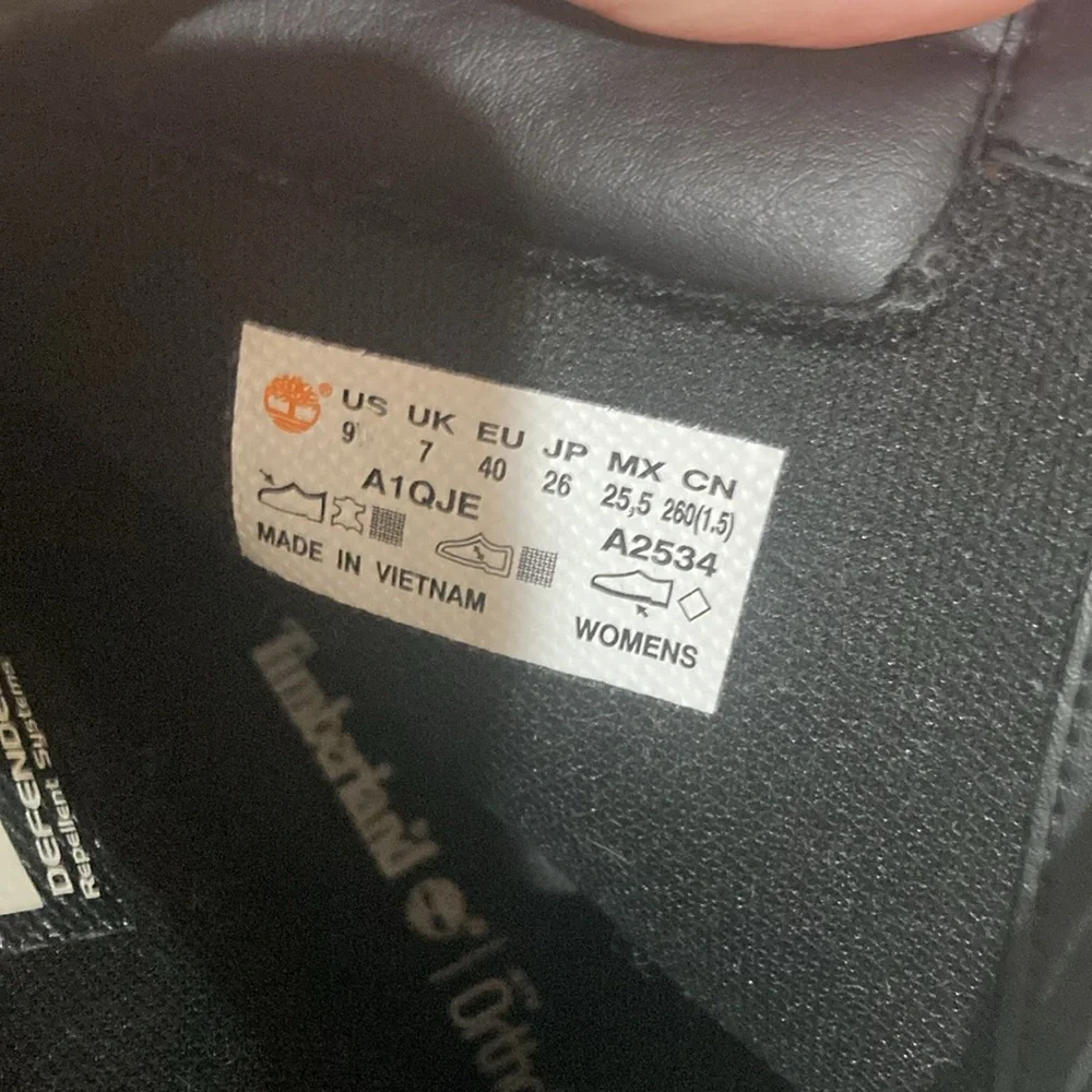 CUTE green timberlands 🆕 - Picture 3 of 5